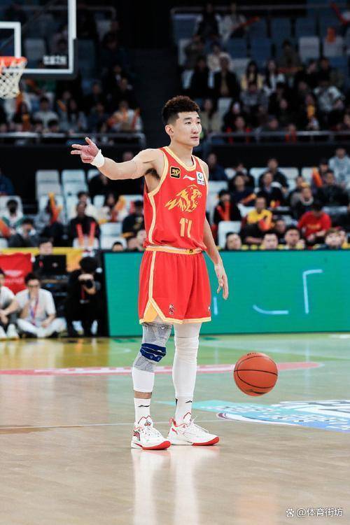 黄荣奇15分广东胜福建孙铭徽16+18广厦胜四川