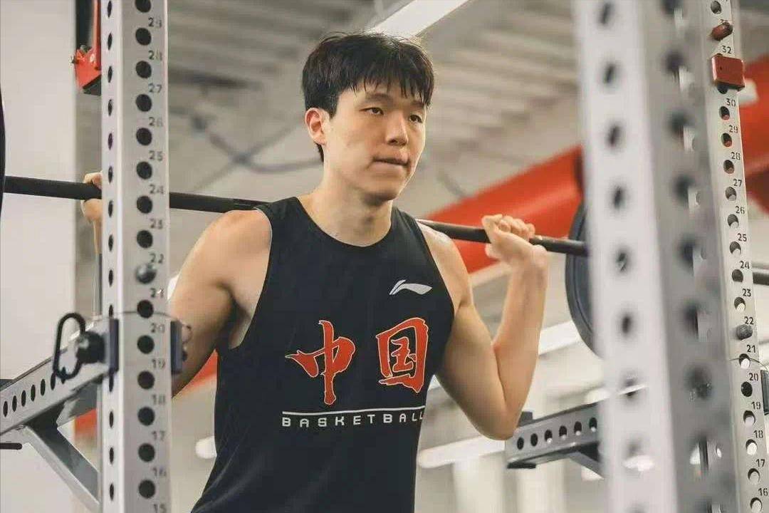 关于与选秀大会猜测相同！杨瀚森回应2K能力值70：赛季结束别掉就行的信息