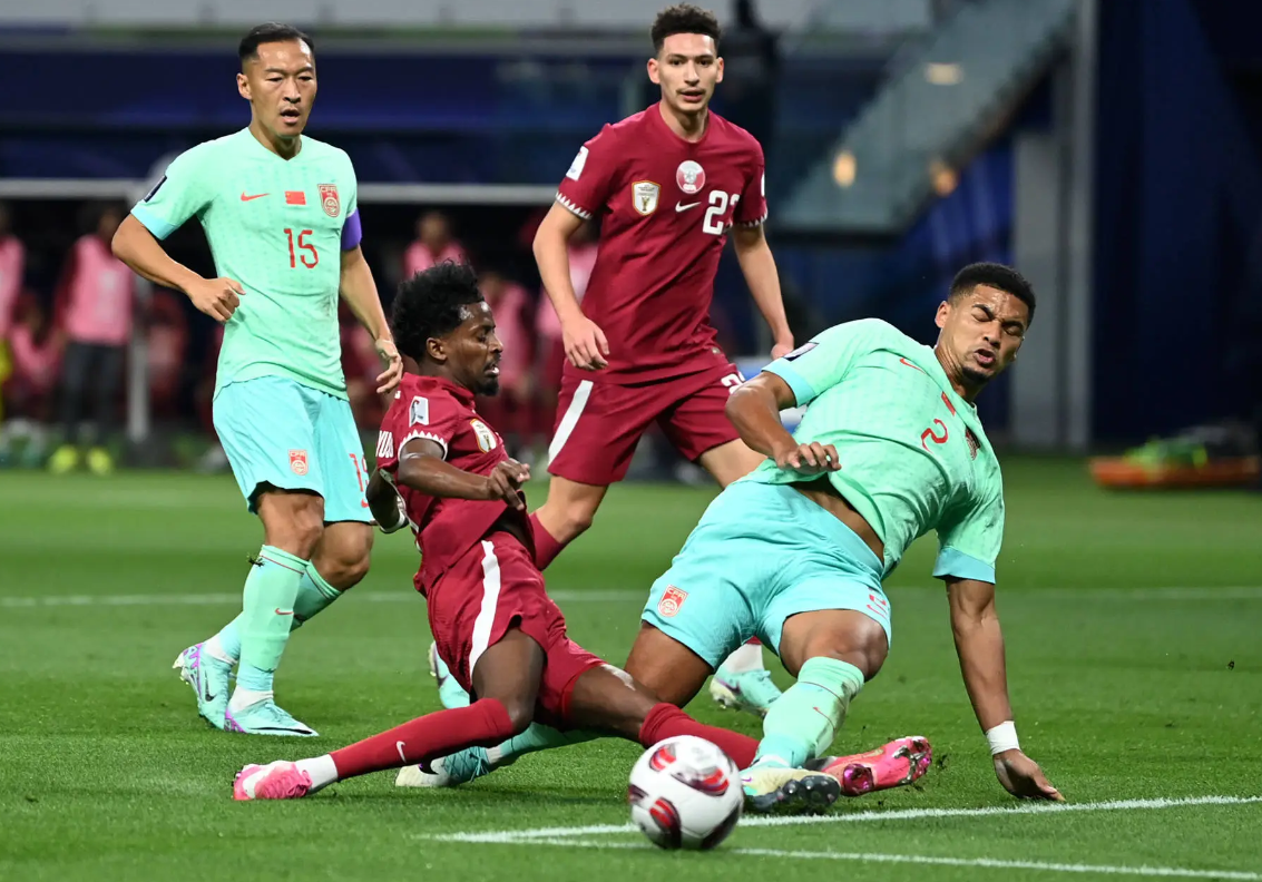 包含一场2-1绝杀，让中国队争冠起死回生，还送亚洲冠军2连败的词条