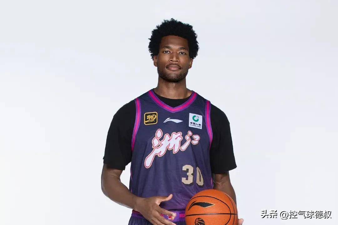 包含浙江官宣续约外援约克季后赛场均26+6.7+6.7的词条