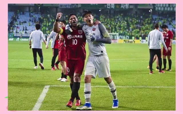上海上港击败广州恒大，豪取联赛领先优势