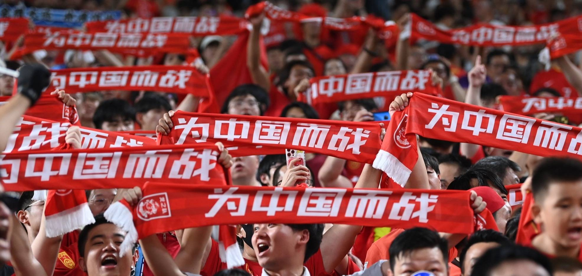 团结互助，球队集体努力赢得惊人胜利的简单介绍