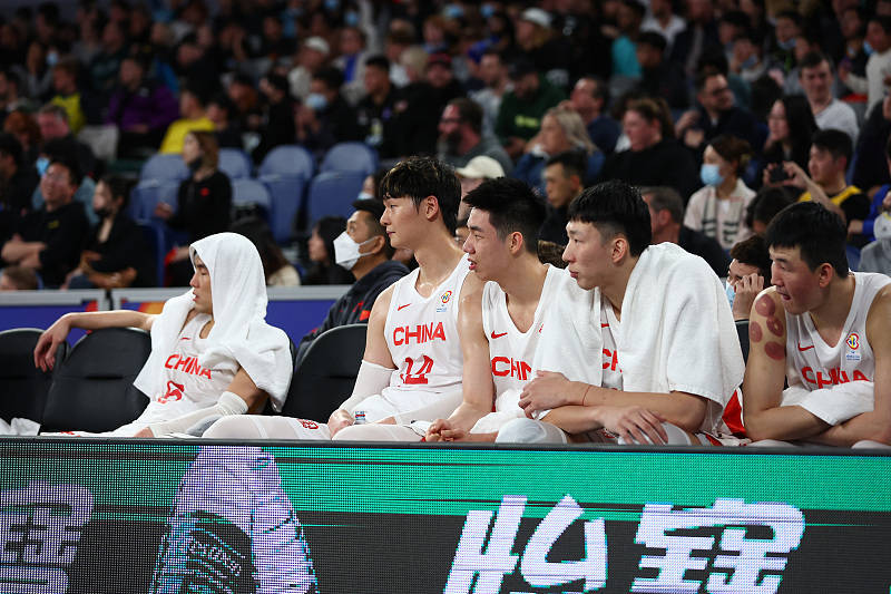 包含陕西长安连战艰难，成为降级劲旅面临压力的词条